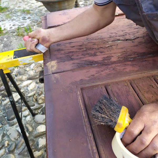 Manutenzione e ritocchi su finestre e serramenti legno italia a Parma